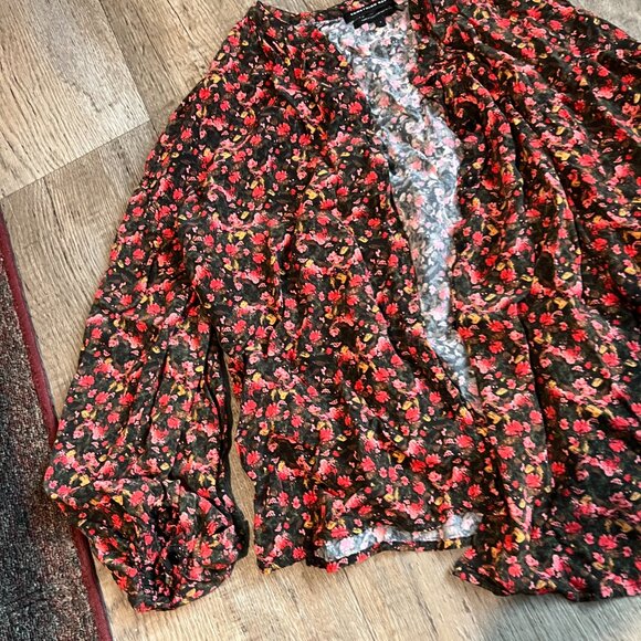 Something Navy Blouse Button Up Shirt Long Sleeve Red Pink Floral Size Small - Picture 5 of 9